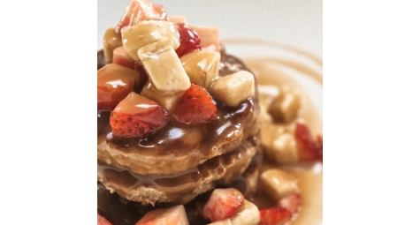 Банановые оладьи на овсянке с кокосовой карамелью