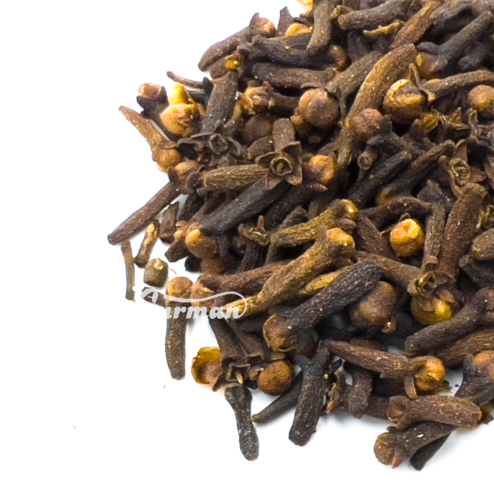 Гвоздика целая